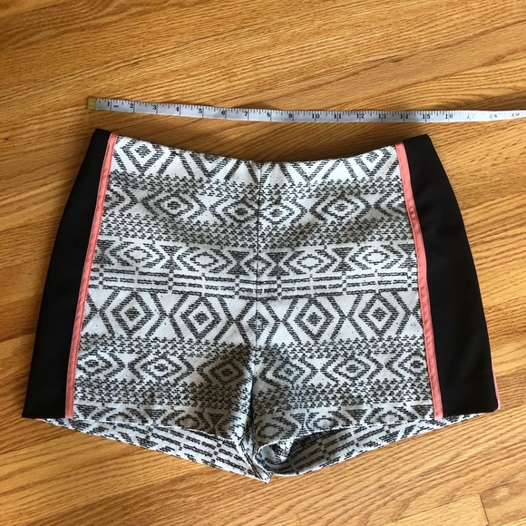 Bebe High Waisted Jacquard Knit Shorts - Picture 9 of 11